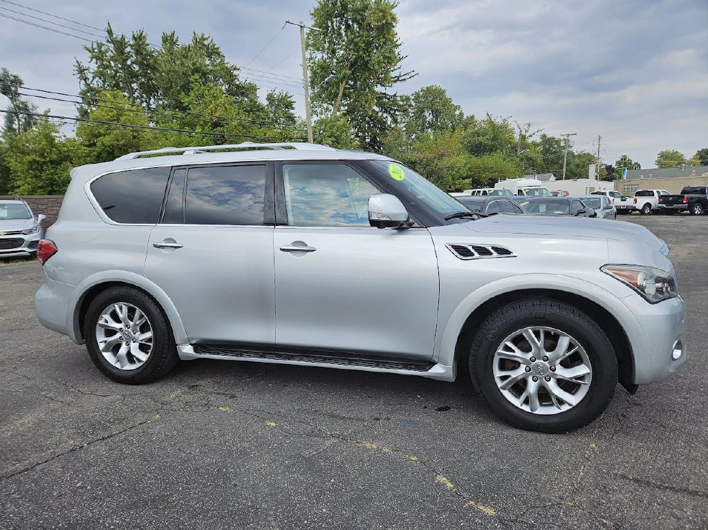 2011 INFINITI QX56 Image 6