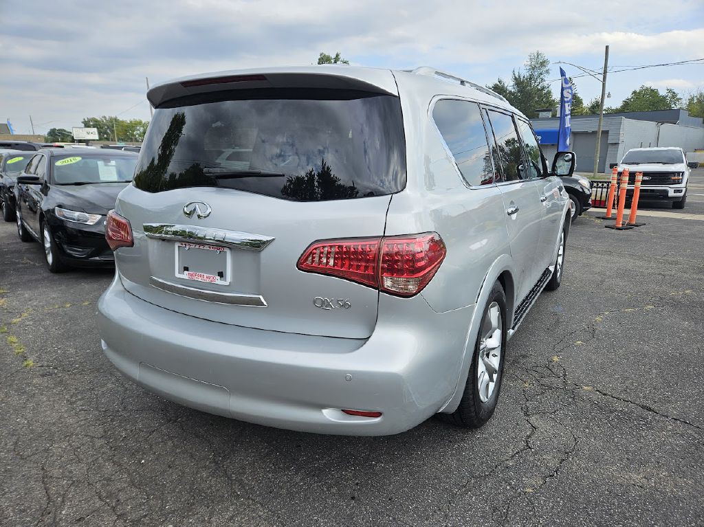 2011 INFINITI QX56 Image 8