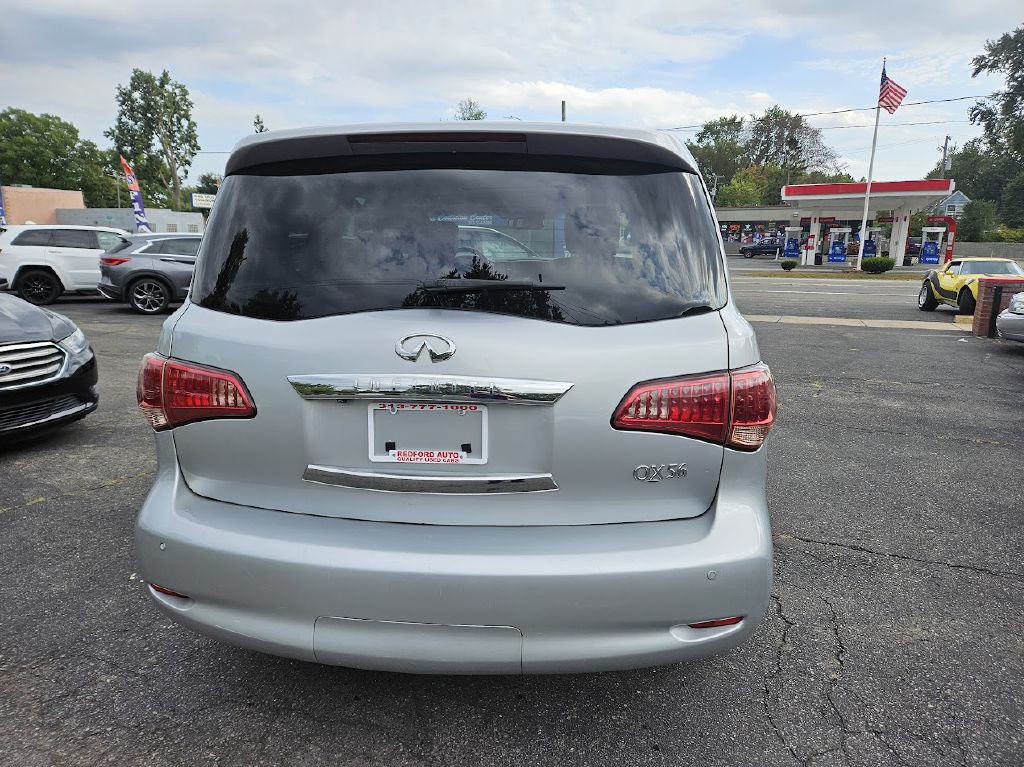 2011 INFINITI QX56 Image 9