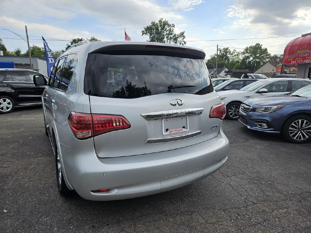 2011 INFINITI QX56 Image 10