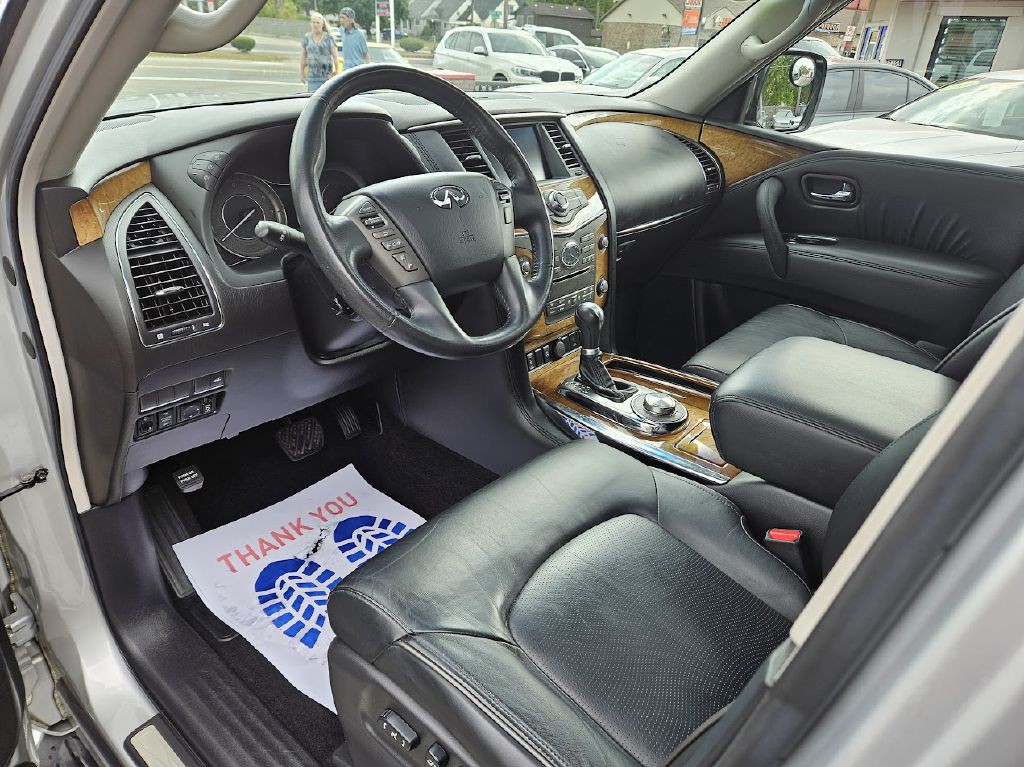 2011 INFINITI QX56 Image 14
