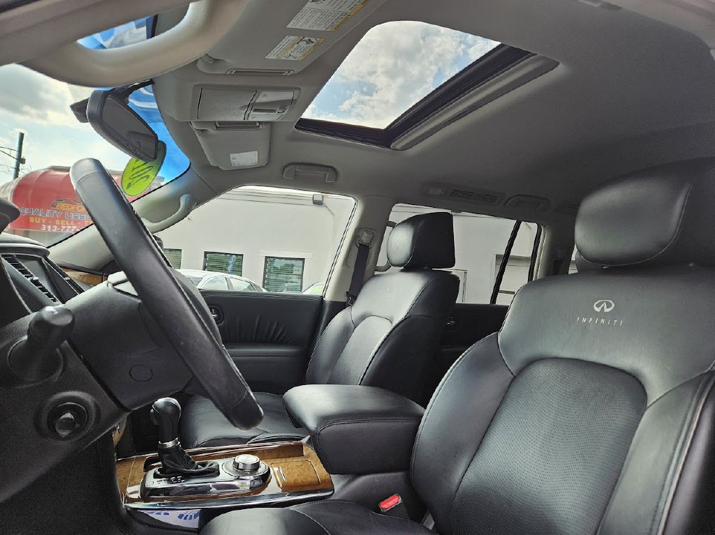 2011 INFINITI QX56 Image 20