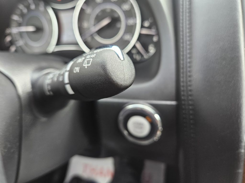 2011 INFINITI QX56 Image 23