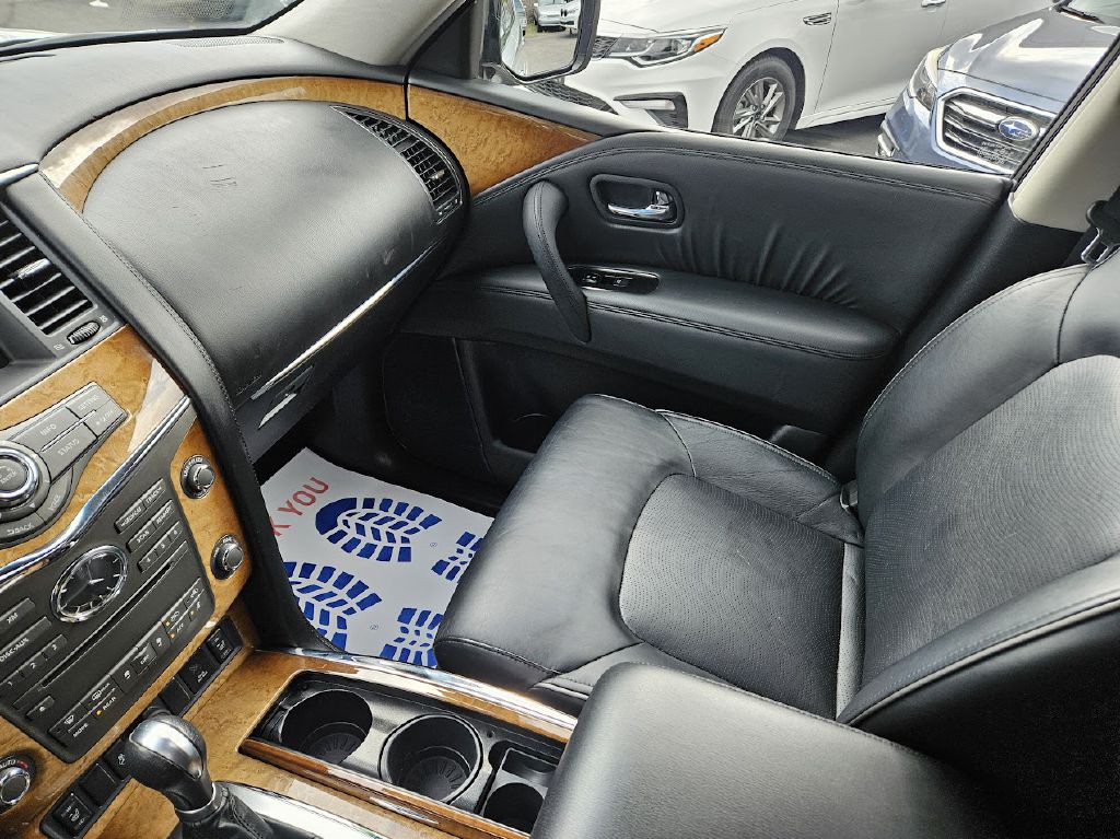 2011 INFINITI QX56 Image 26