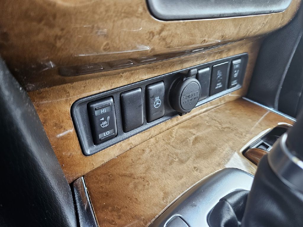 2011 INFINITI QX56 Image 31