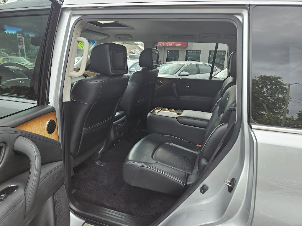 2011 INFINITI QX56 Image 34