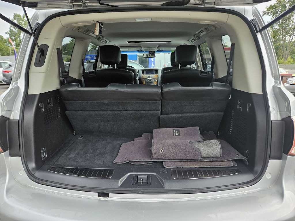 2011 INFINITI QX56 Image 37