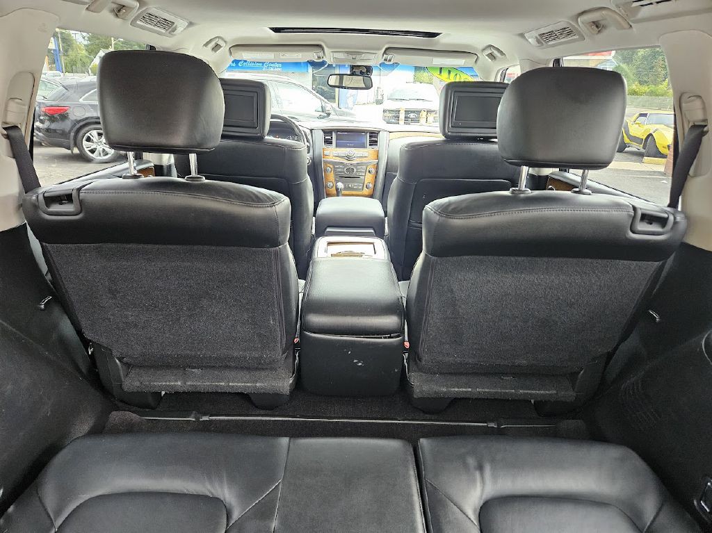 2011 INFINITI QX56 Image 38