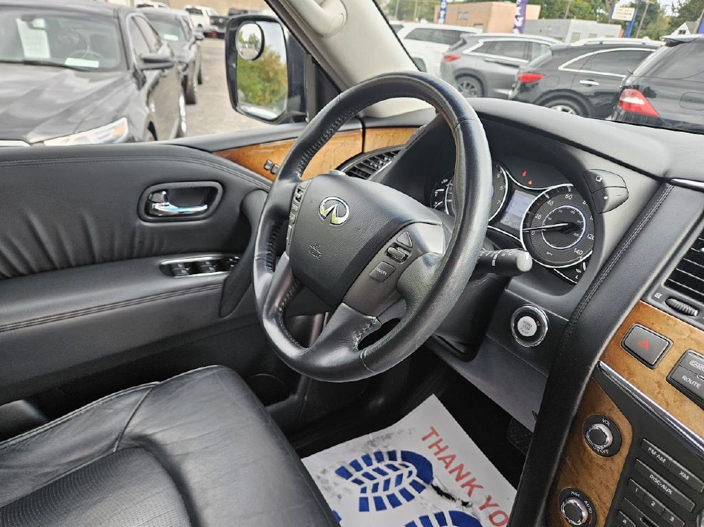 2011 INFINITI QX56 Image 42