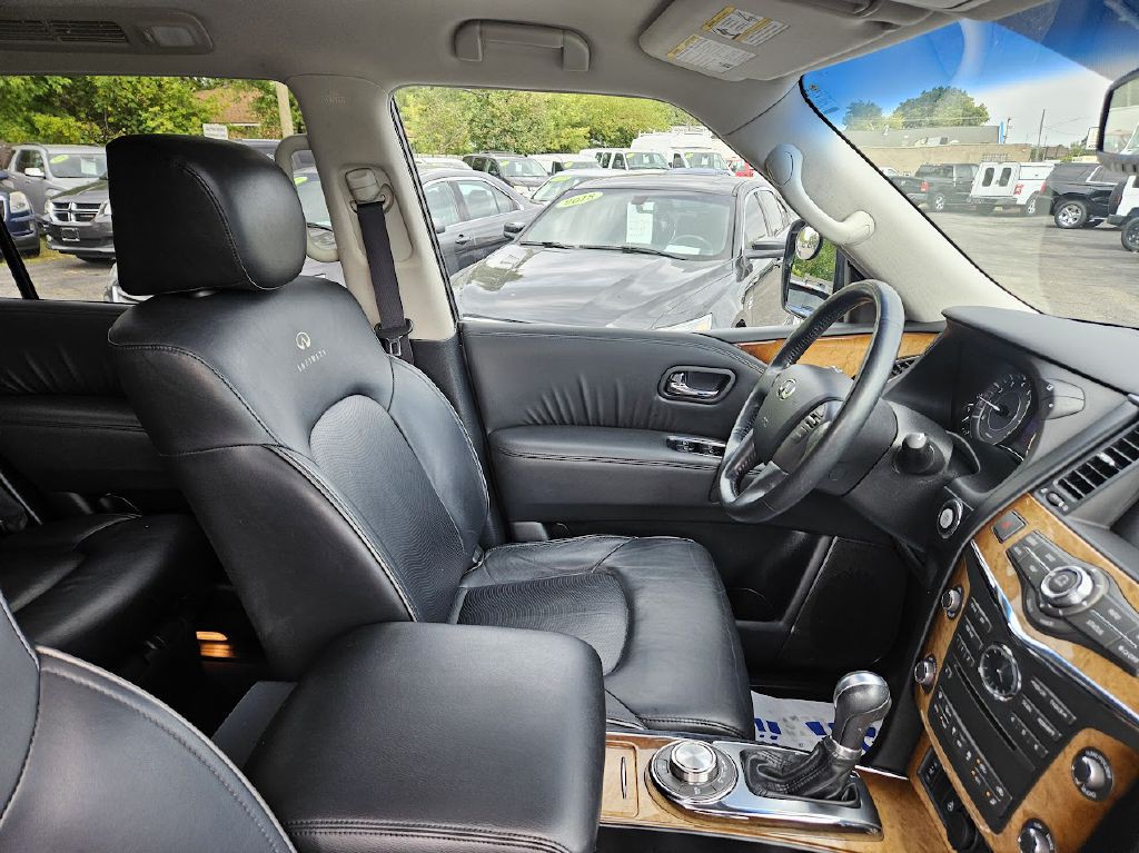 2011 INFINITI QX56 Image 43