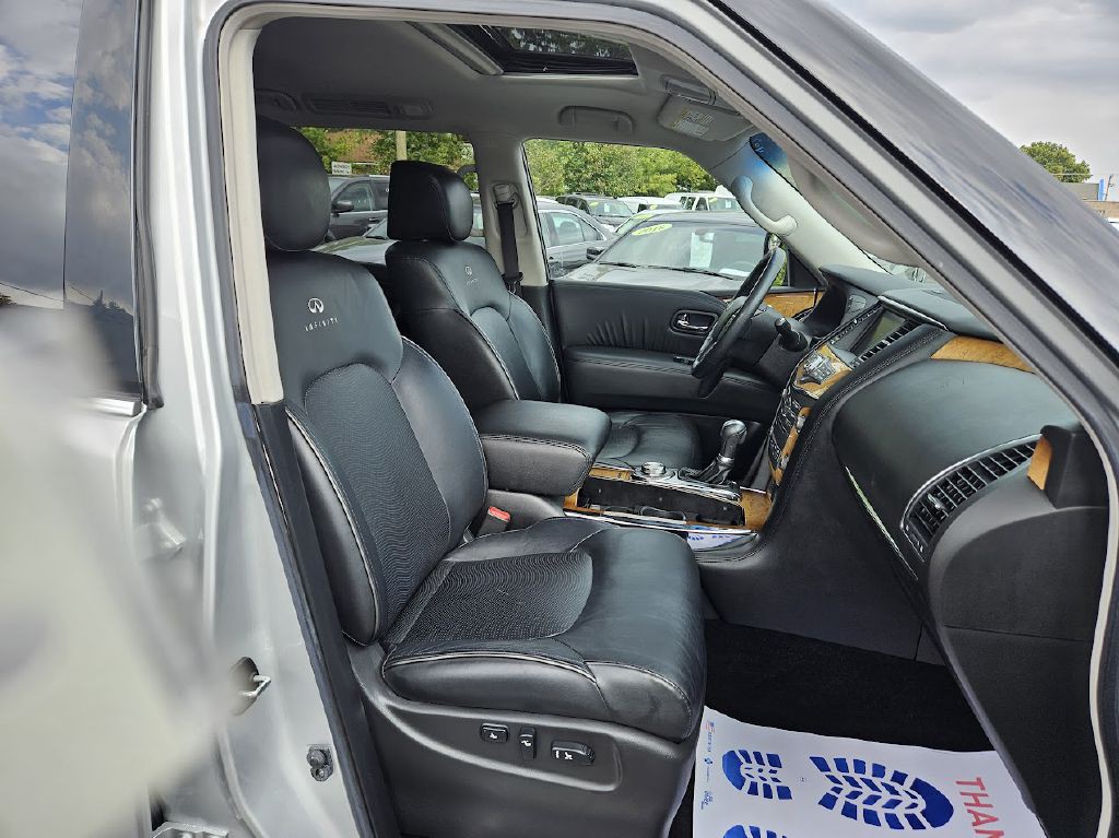 2011 INFINITI QX56 Image 44