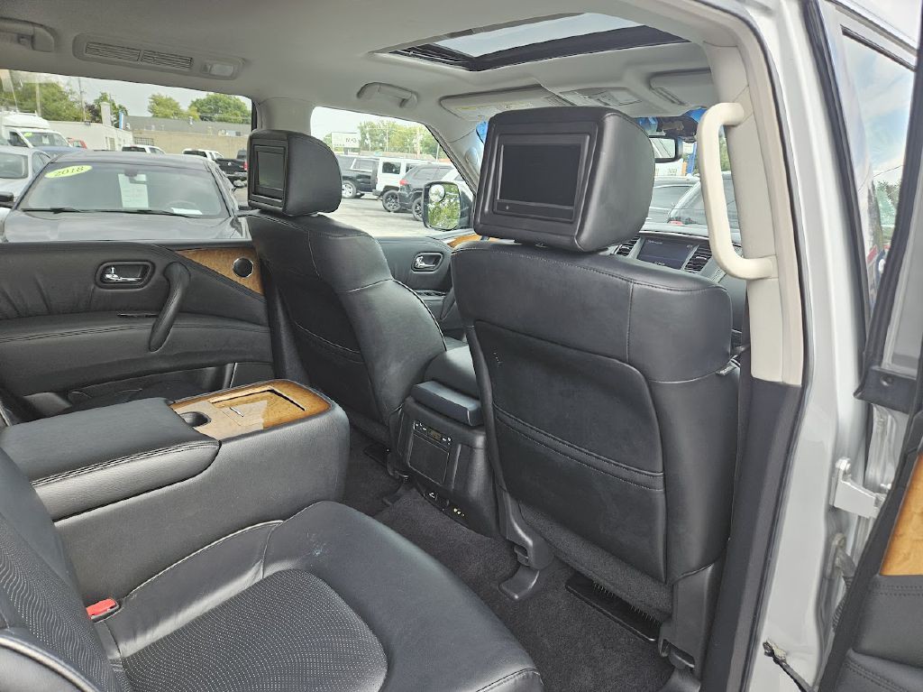 2011 INFINITI QX56 Image 49