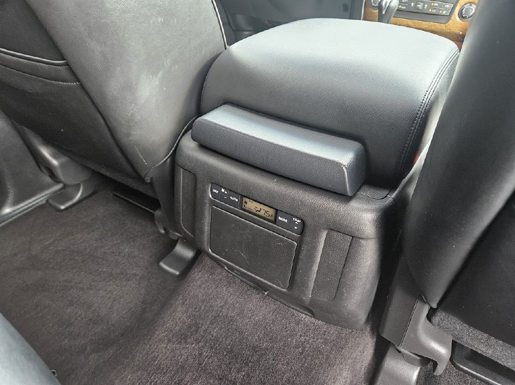 2011 INFINITI QX56 Image 50