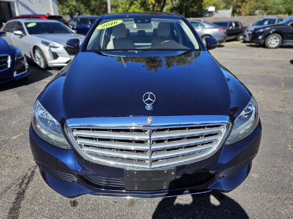 2016 Mercedes-Benz C-Class Image 3