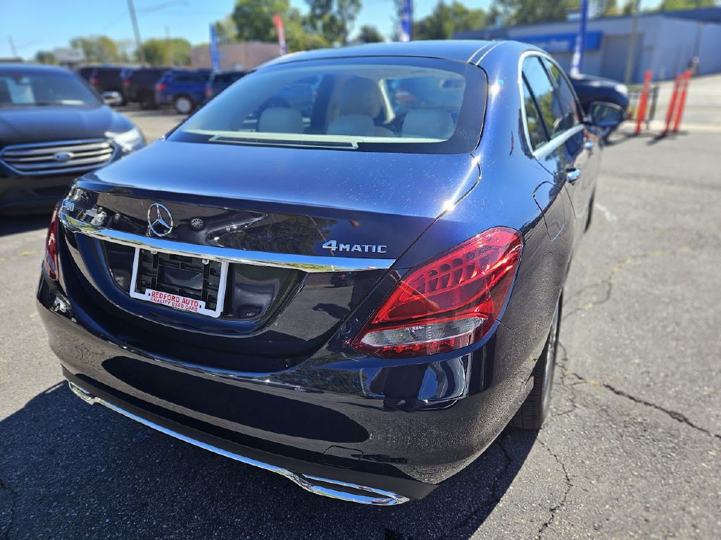 2016 Mercedes-Benz C-Class Image 7