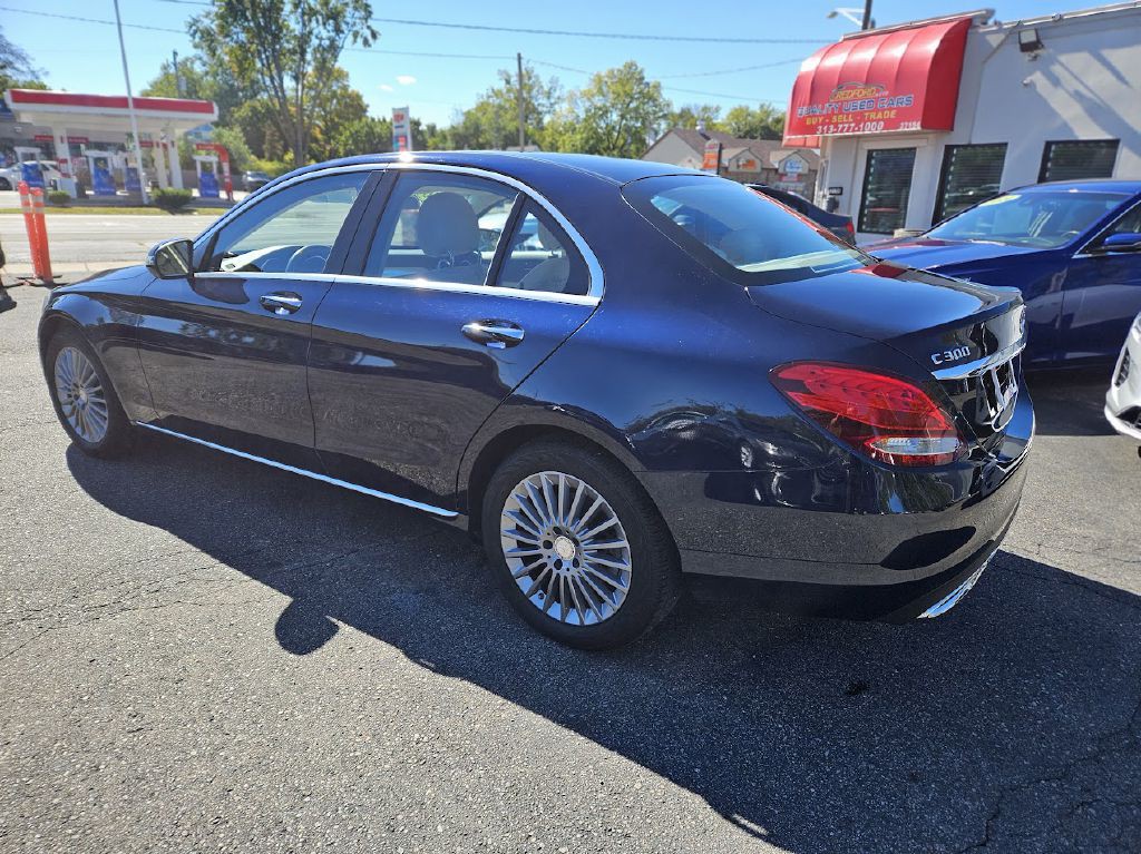 2016 Mercedes-Benz C-Class Image 10