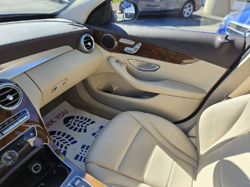 2016 Mercedes-Benz C-Class Image 22