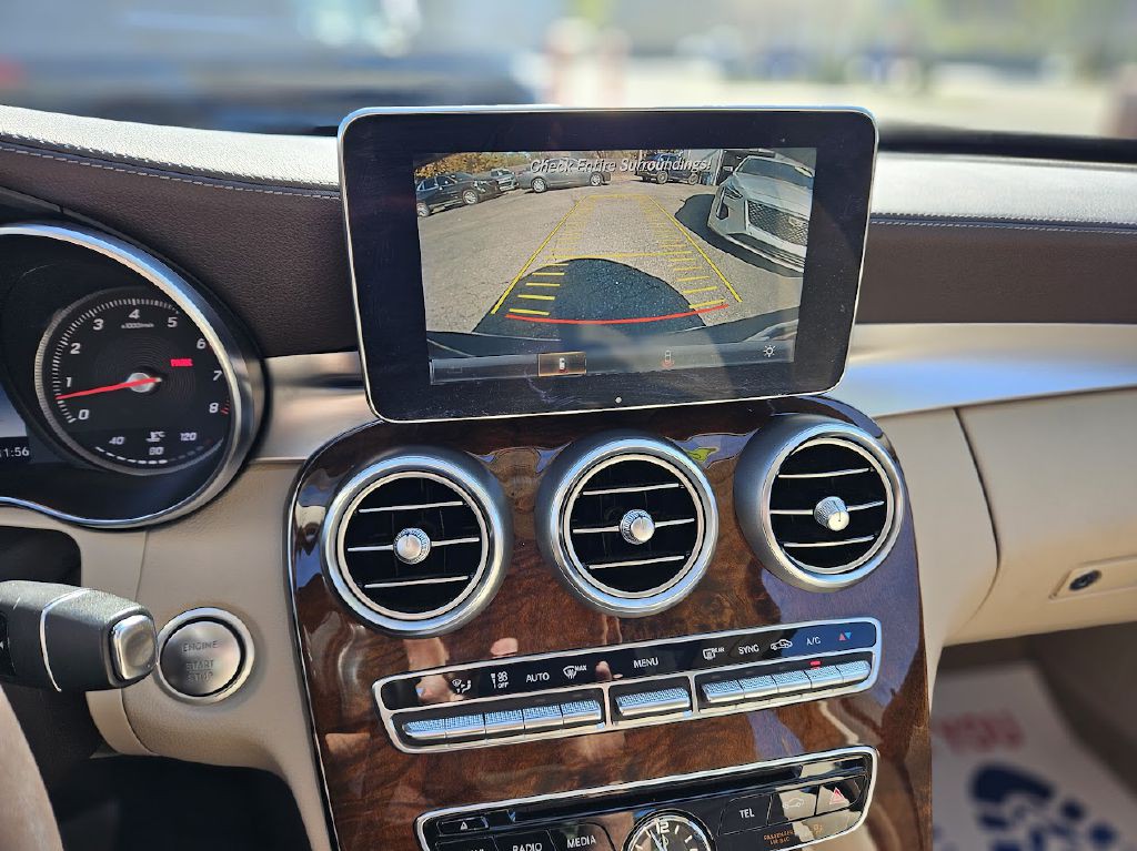 2016 Mercedes-Benz C-Class Image 24