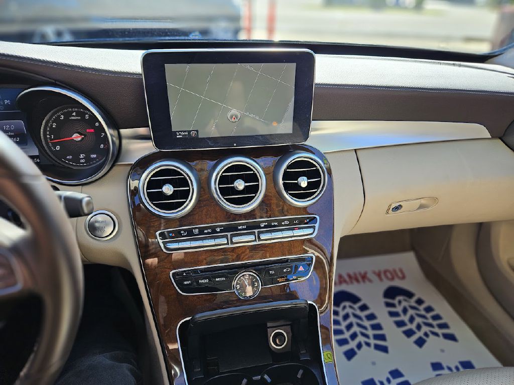 2016 Mercedes-Benz C-Class Image 26