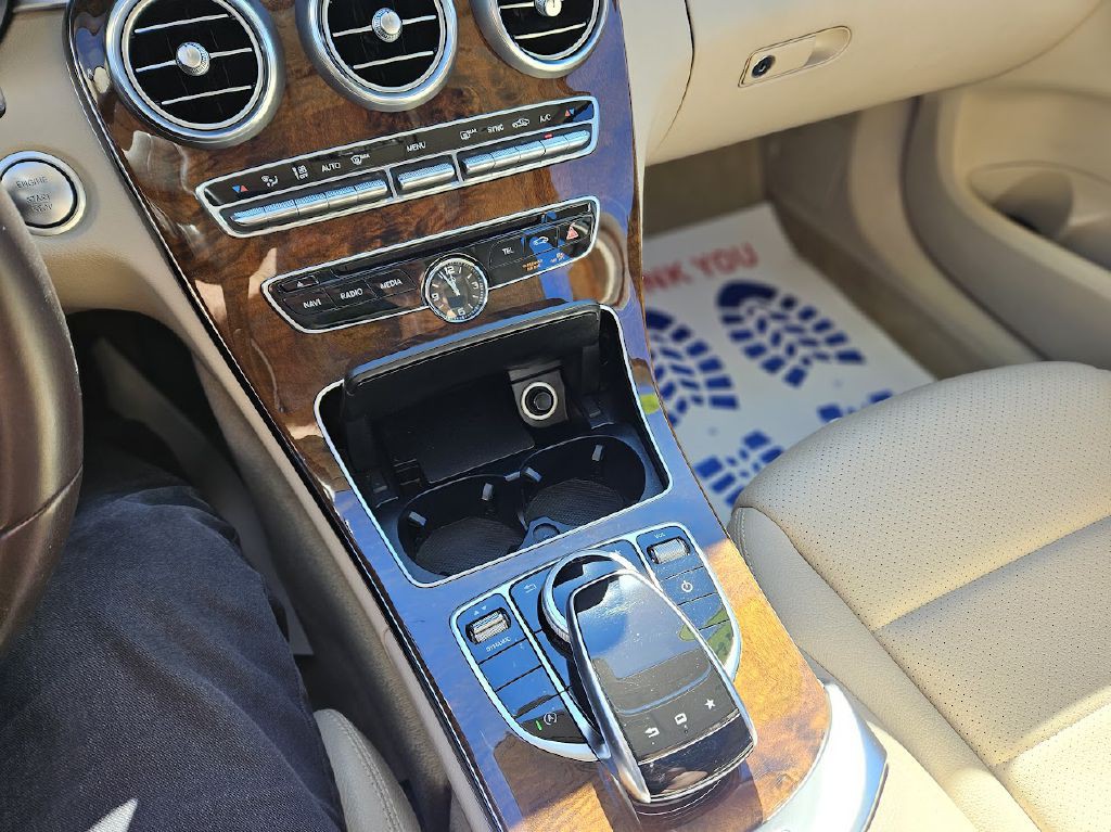 2016 Mercedes-Benz C-Class Image 27
