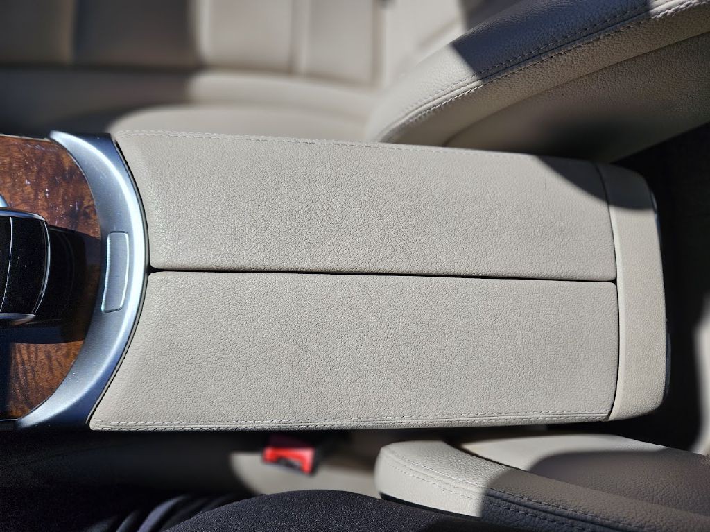 2016 Mercedes-Benz C-Class Image 29