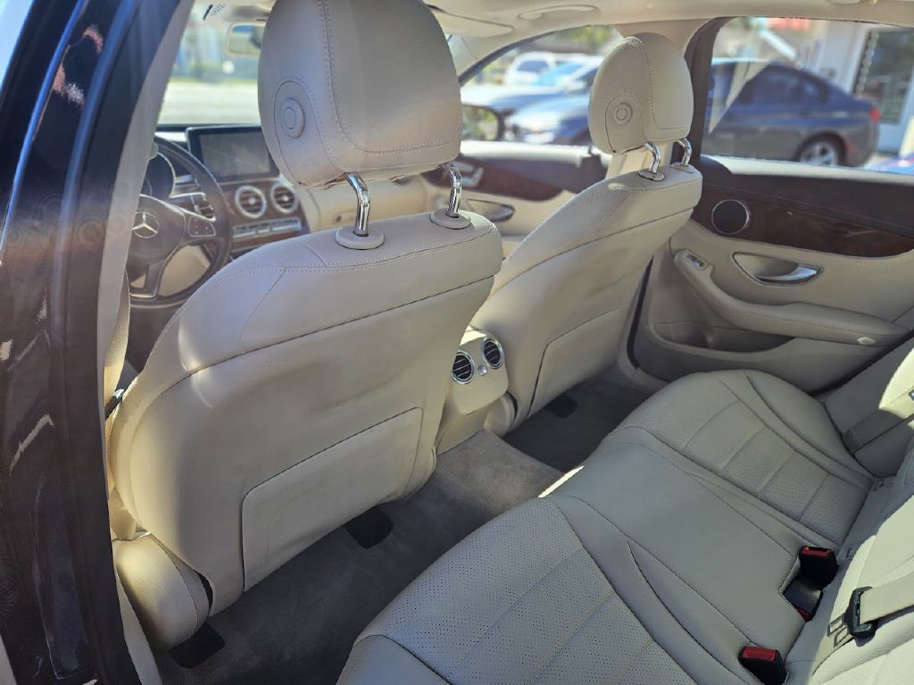 2016 Mercedes-Benz C-Class Image 34