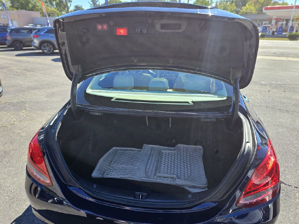 2016 Mercedes-Benz C-Class Image 36