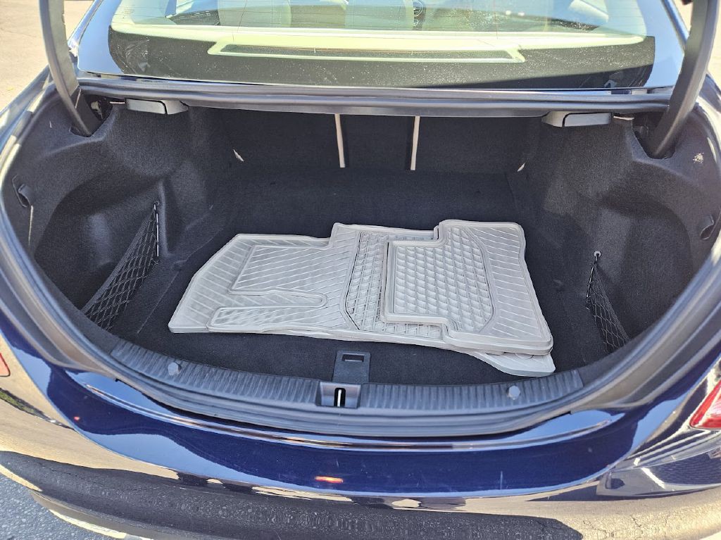 2016 Mercedes-Benz C-Class Image 37