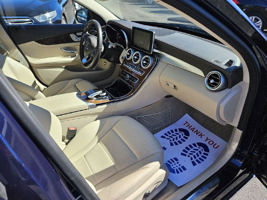 2016 Mercedes-Benz C-Class Image 39