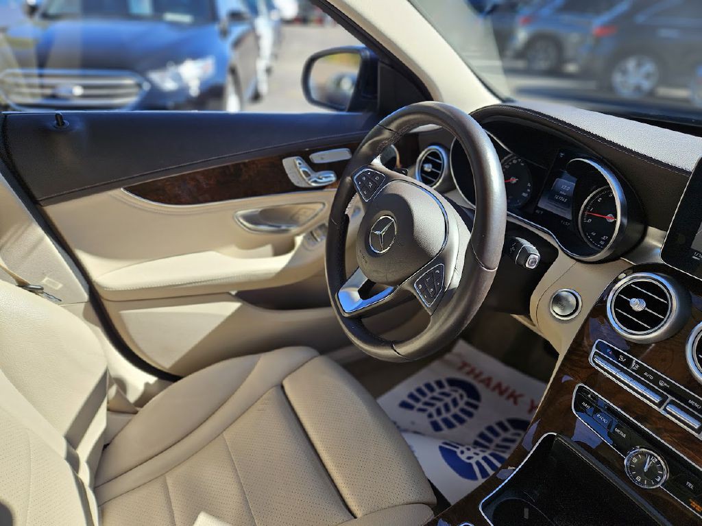 2016 Mercedes-Benz C-Class Image 41