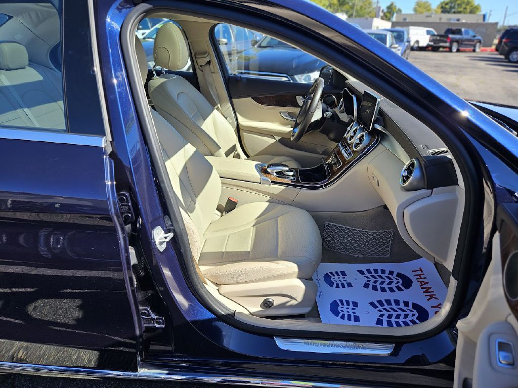 2016 Mercedes-Benz C-Class Image 43
