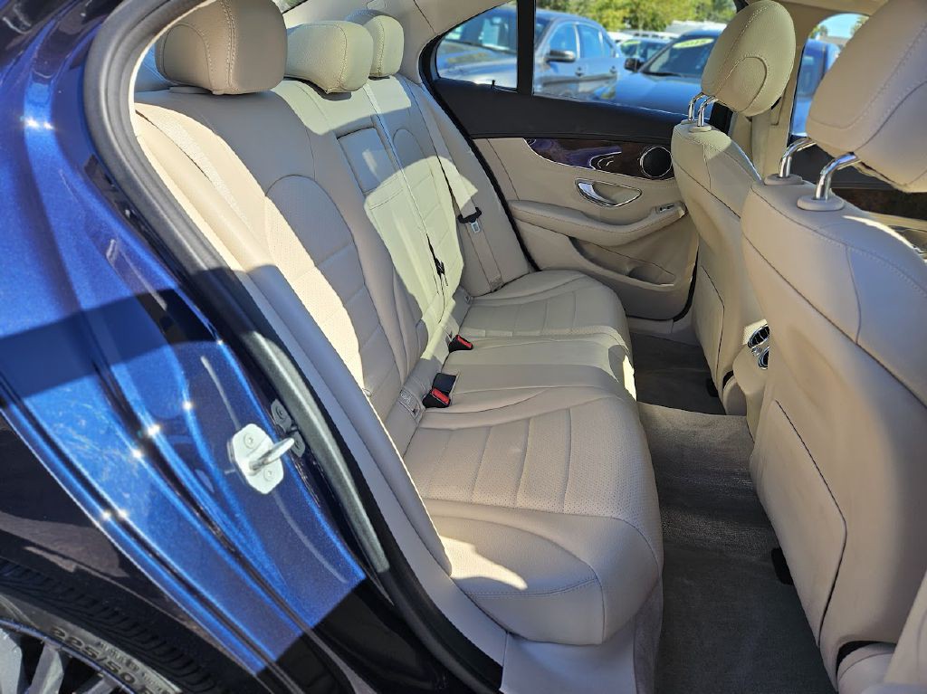 2016 Mercedes-Benz C-Class Image 46