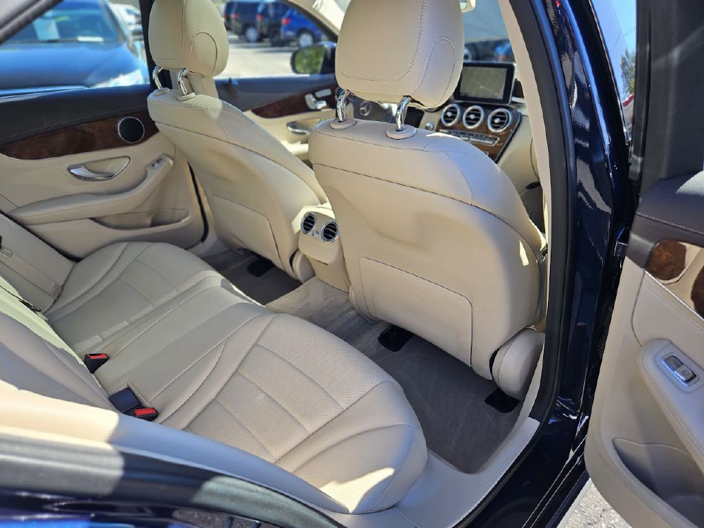 2016 Mercedes-Benz C-Class Image 47