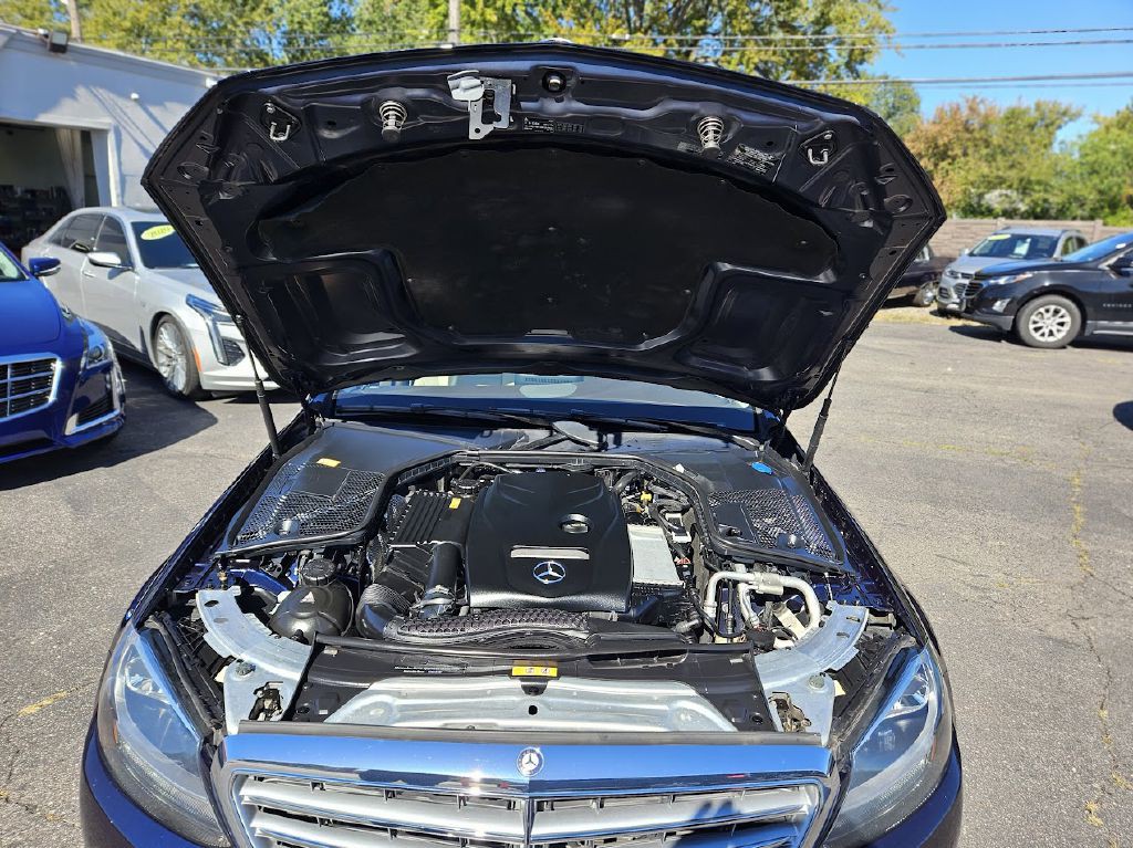 2016 Mercedes-Benz C-Class Image 53