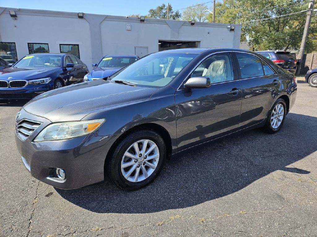 2011 Toyota Camry Image 1