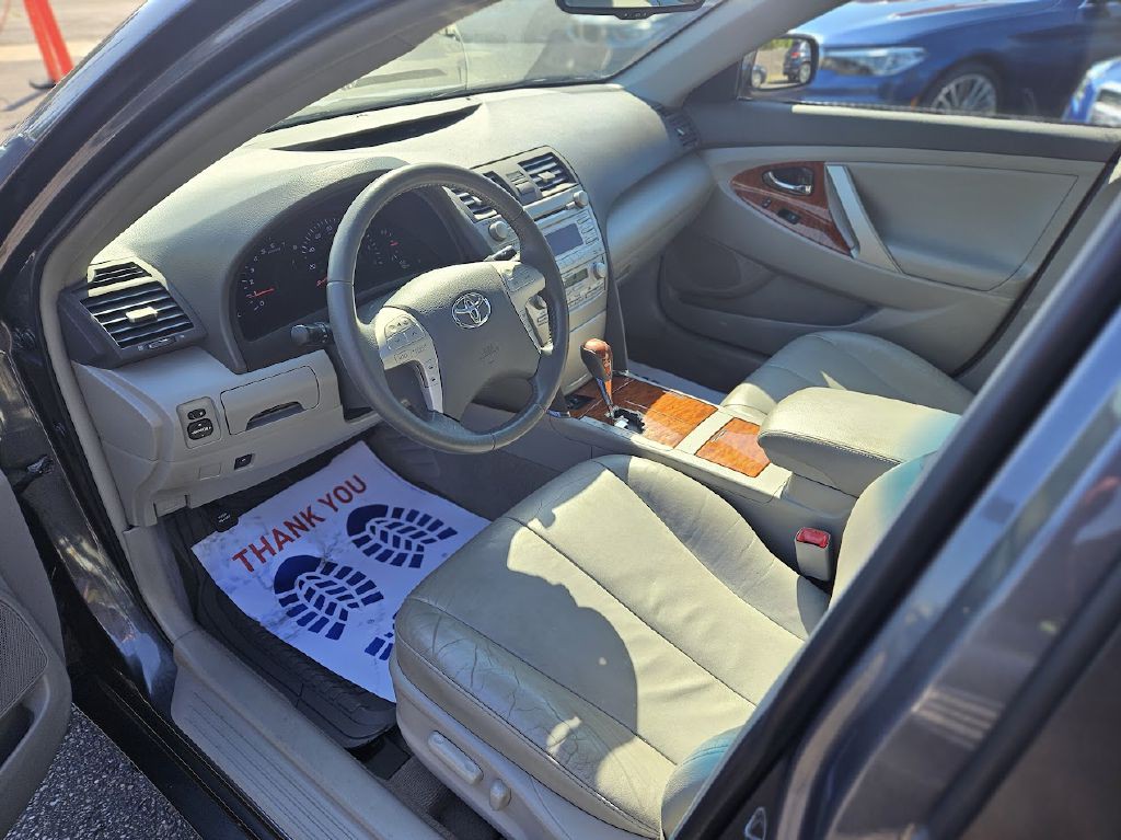 2011 Toyota Camry Image 13