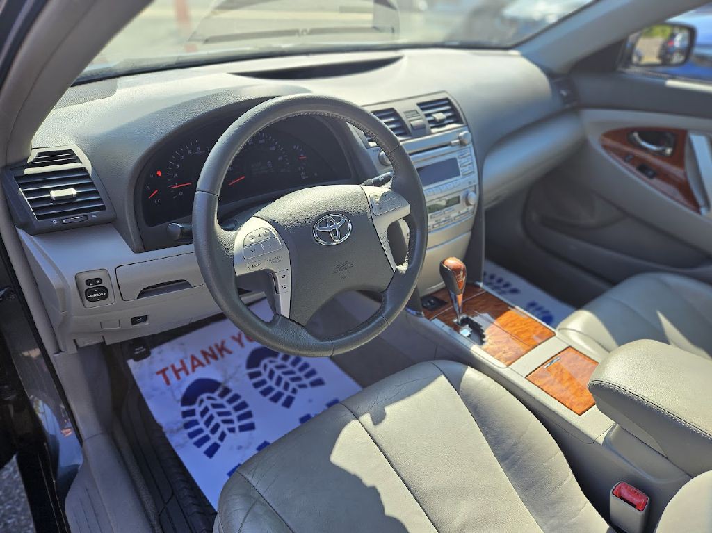 2011 Toyota Camry Image 14