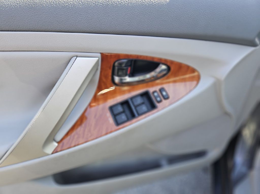 2011 Toyota Camry Image 17