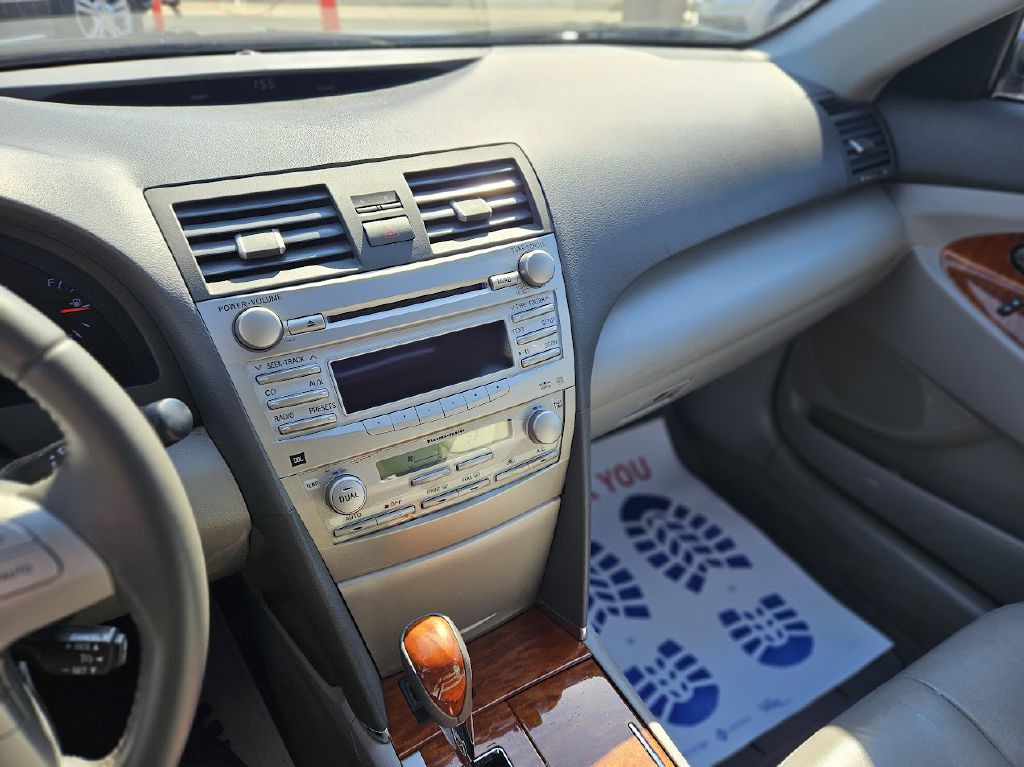 2011 Toyota Camry Image 26