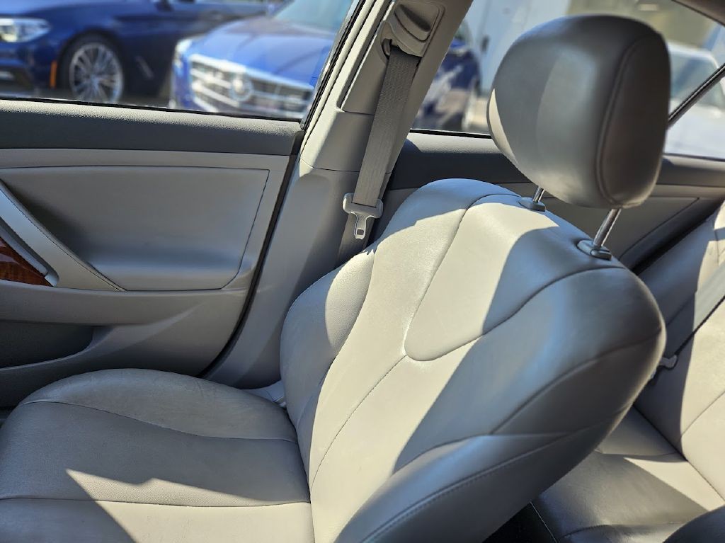 2011 Toyota Camry Image 28