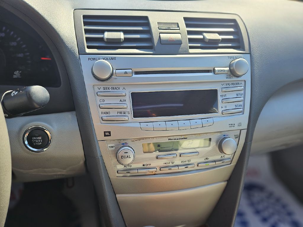 2011 Toyota Camry Image 29