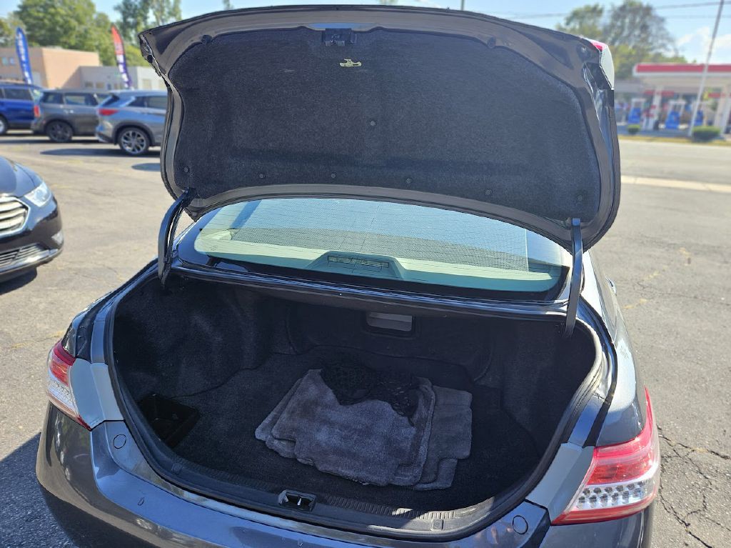2011 Toyota Camry Image 38