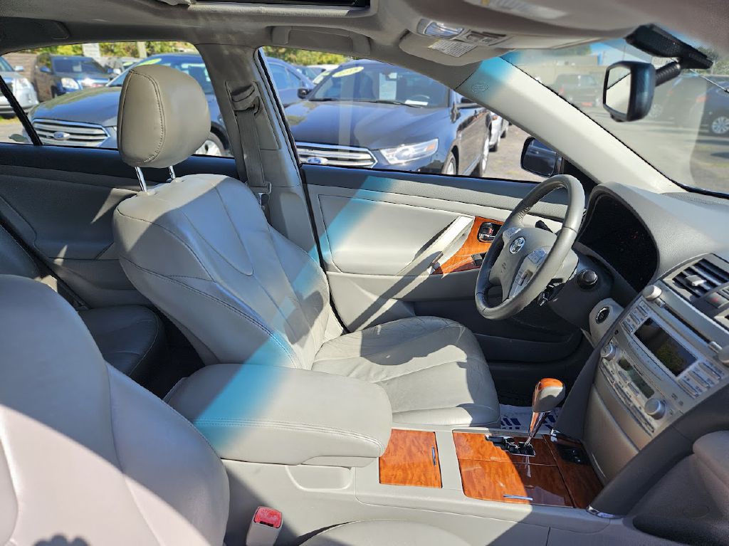 2011 Toyota Camry Image 44