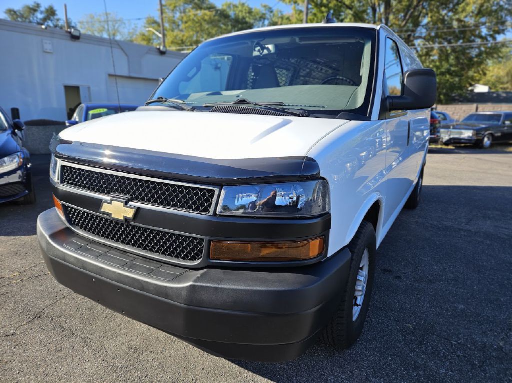 2019 Chevrolet Express Image 2