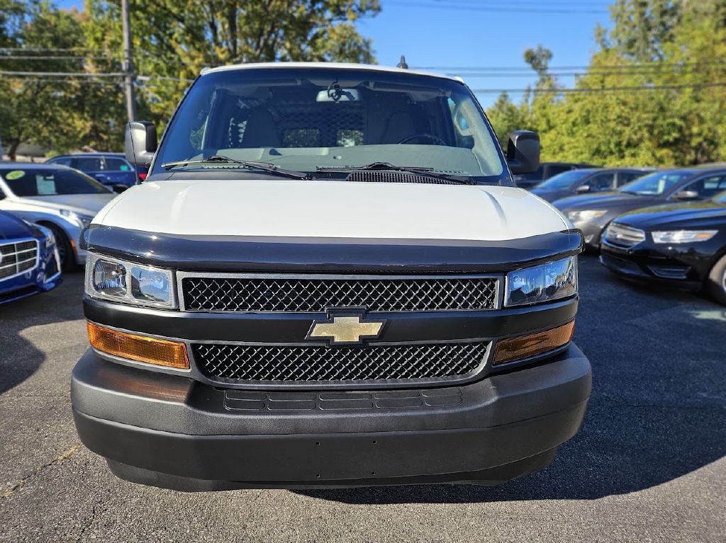 2019 Chevrolet Express Image 3