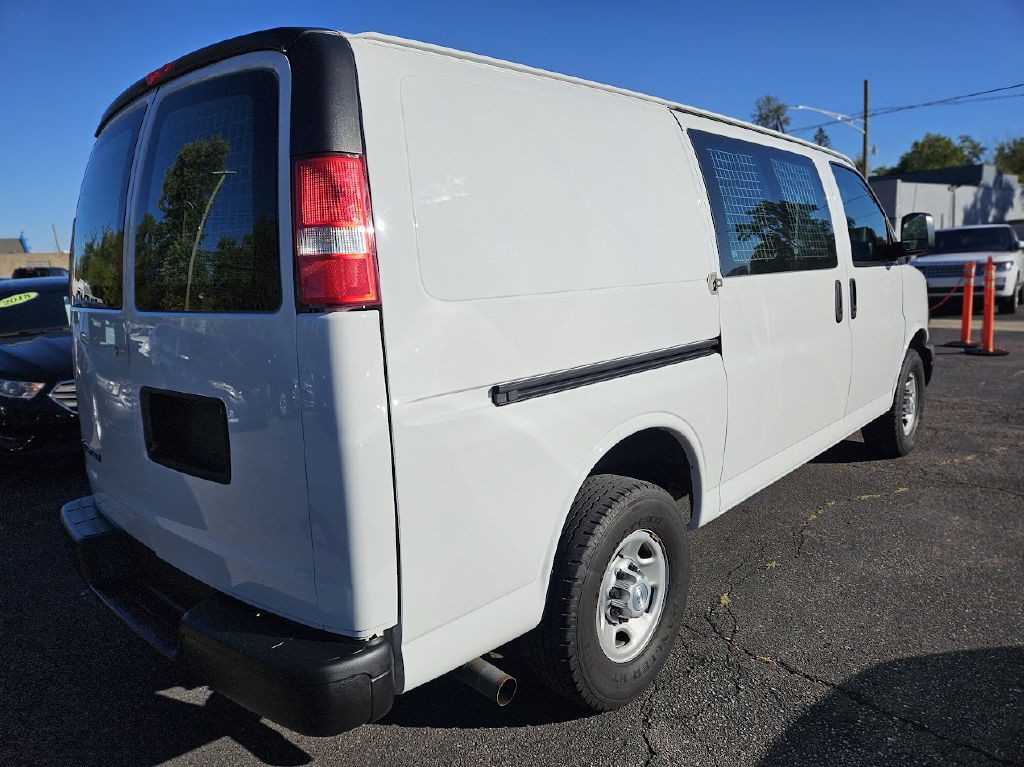 2019 Chevrolet Express Image 7