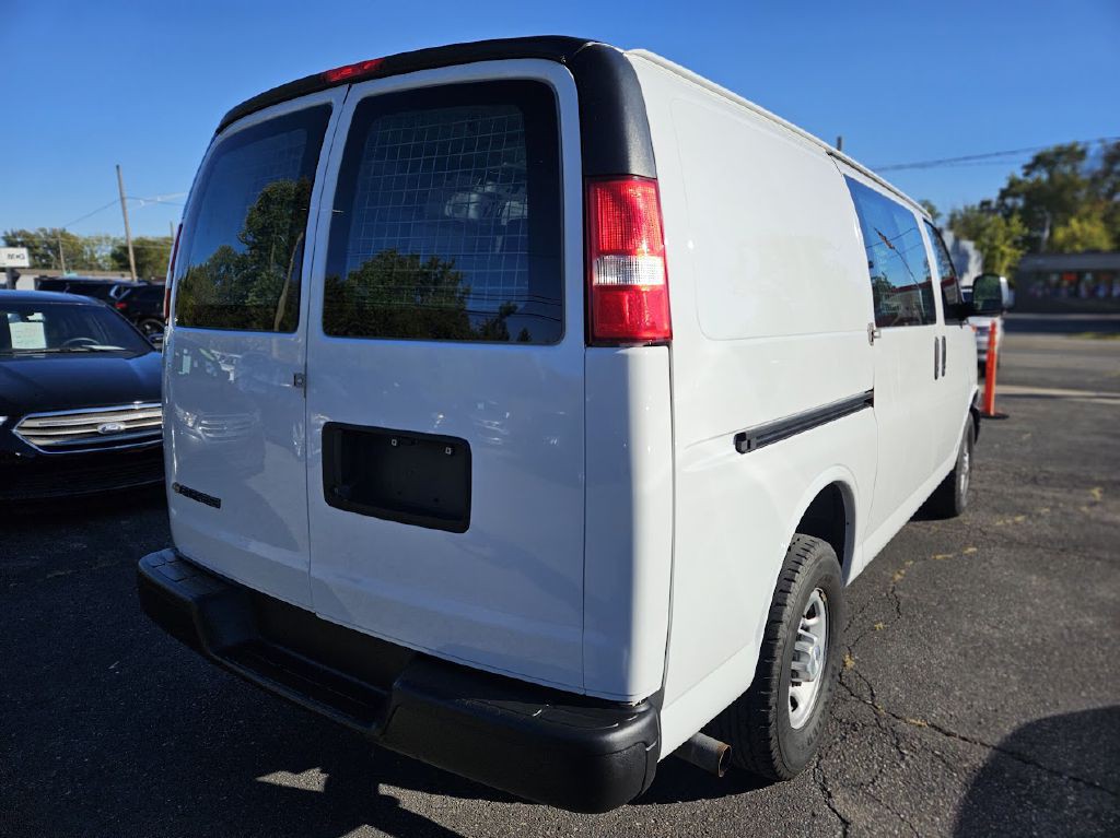 2019 Chevrolet Express Image 8