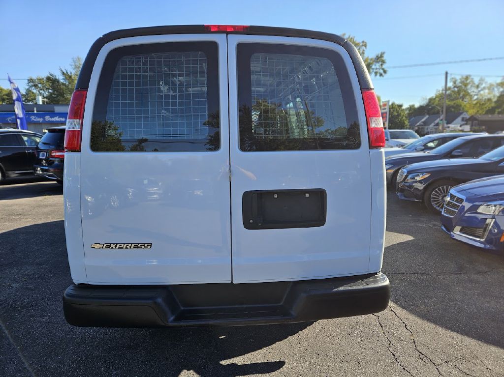 2019 Chevrolet Express Image 10