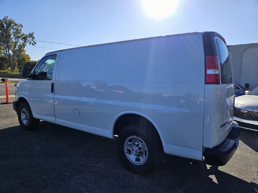 2019 Chevrolet Express Image 13