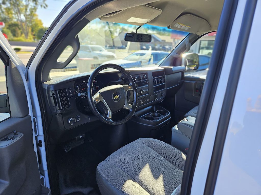 2019 Chevrolet Express Image 14